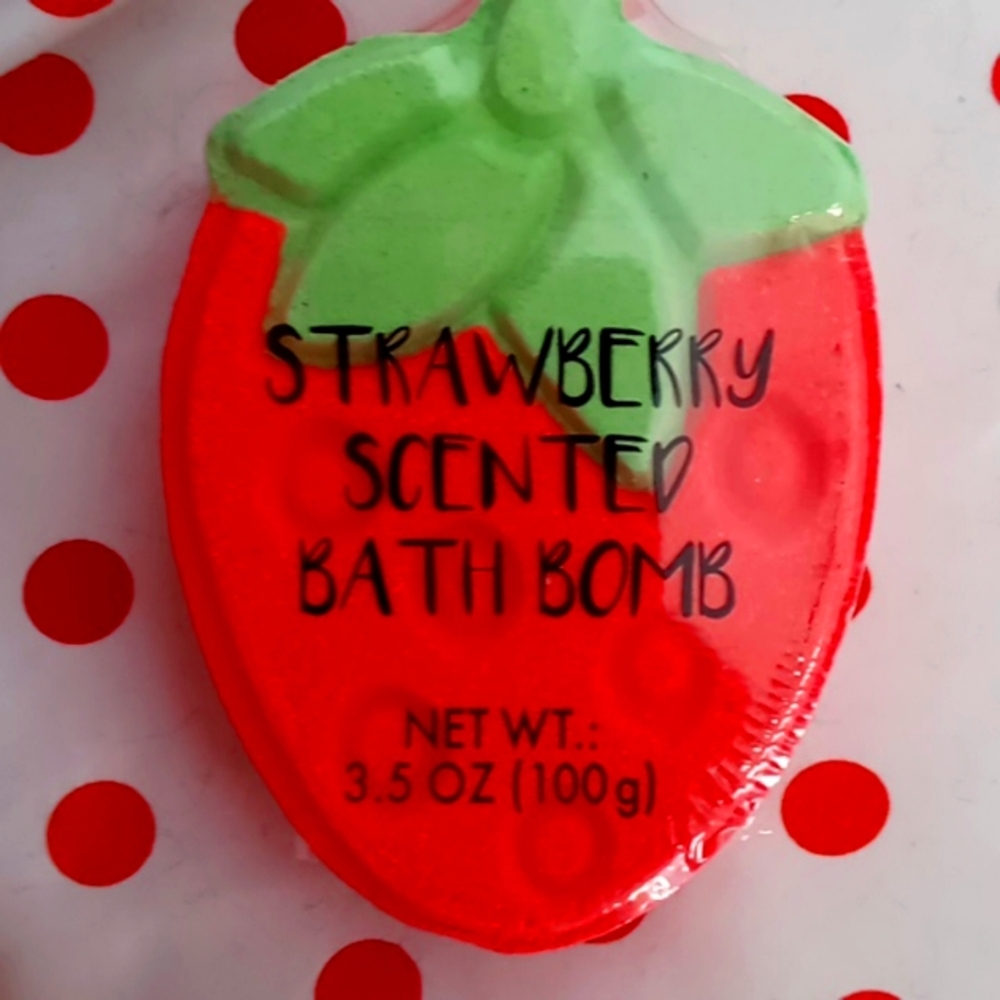 Strawberry scented bath bombs